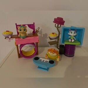 44 Cats Toy Playset